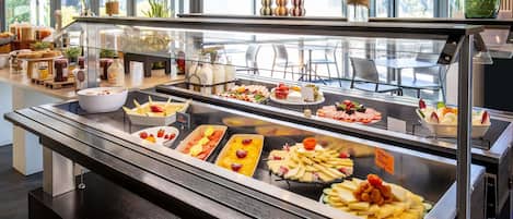 Desayuno buffet incluido todos los días