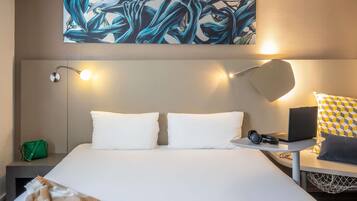 Ropa de cama de alta calidad, cortinas blackout y insonorización