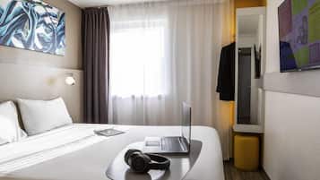 Chambre Double Standard, 1 lit double | Literie de qualité supérieure, rideaux occultants, chambres insonorisées