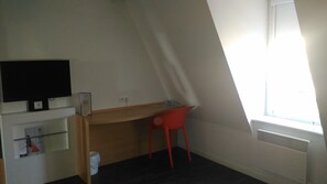 In-room safe, desk, blackout drapes, soundproofing