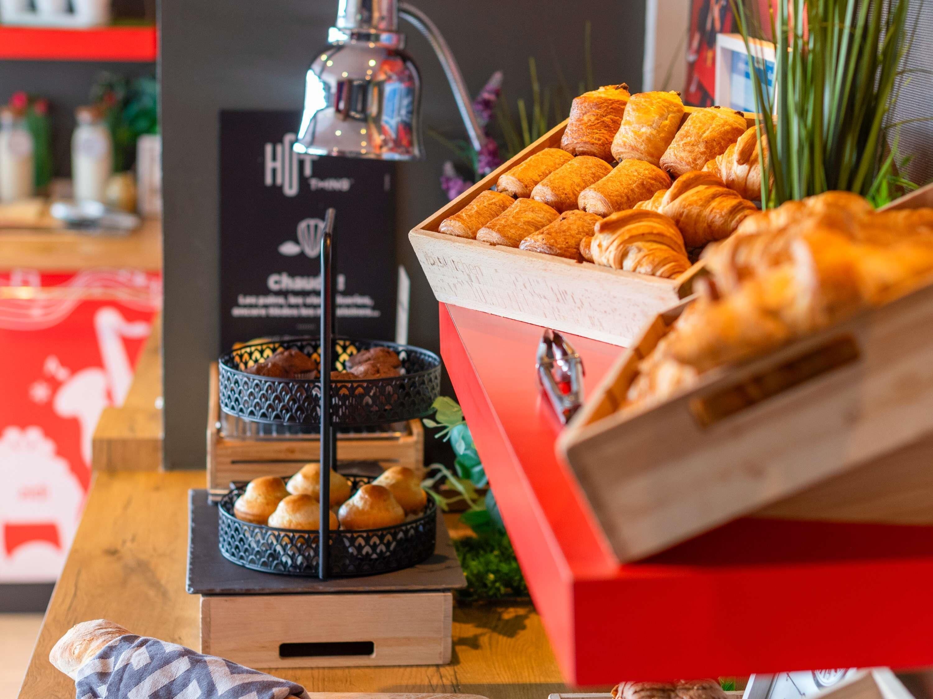 Café da manhã com buffet todos os dias (EUR 14.5 por pessoa) 