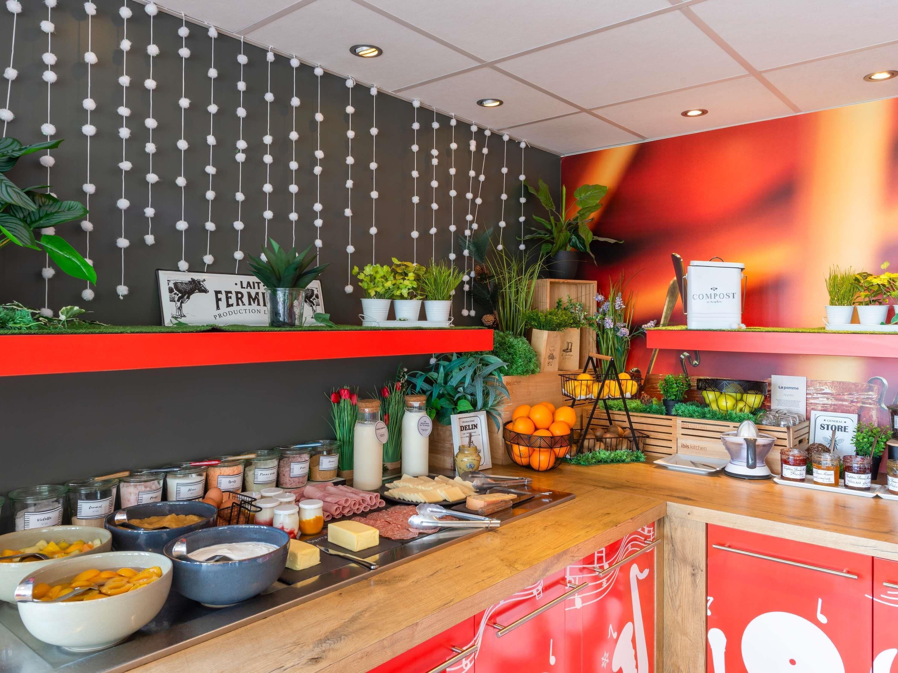 Petit déjeuner buffet servi tous les jours en supplément