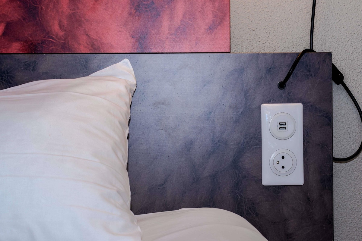 Standard Room, 1 Double Bed | Premium bedding, pillow-top beds, in-room safe, desk