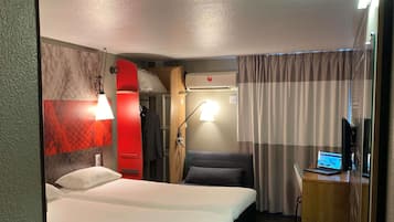 Standaard kamer, 2 eenpersoonsbedden | Luxe beddengoed, pillowtop-bedden, een kluis op de kamer, een bureau
