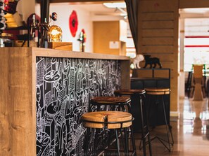 Bar (on property) - ibis Saint Brieuc Yffiniac (Yffiniac)