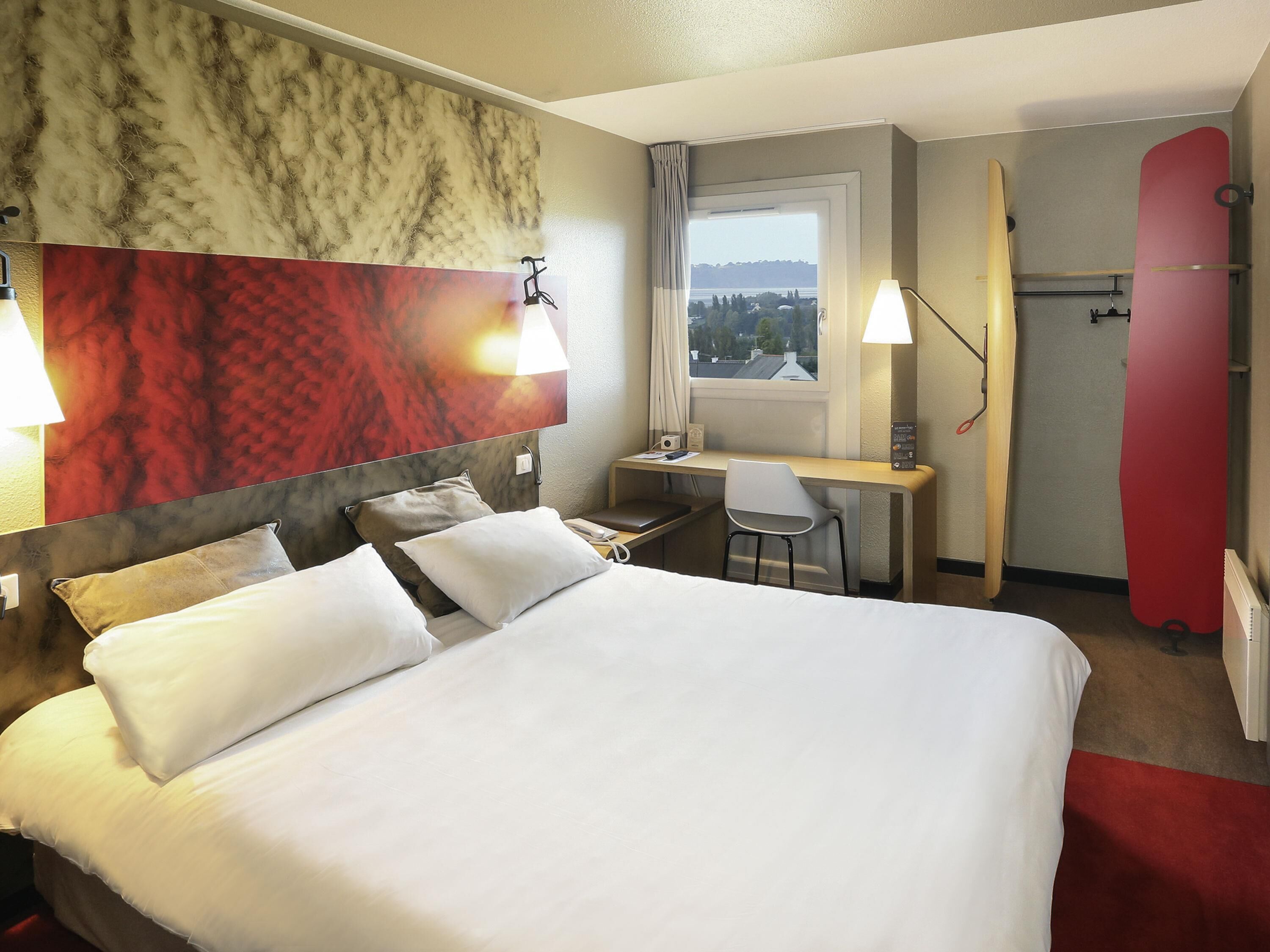 Premium bedding, in-room safe, desk, soundproofing