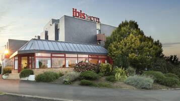 Literie de qualité supérieure, coffres-forts dans les chambres, bureau