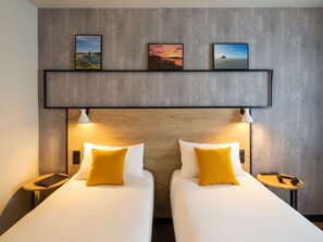 Twin Room, 2 Twin Beds | 1 bedroom, individually decorated, desk, soundproofing