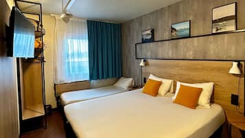 Double Room, Multiple Beds | Individually decorated, desk, soundproofing, iron/ironing board