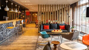 Bar (on property) - ibis Saint Malo La Madeleine (Saint-Malo)