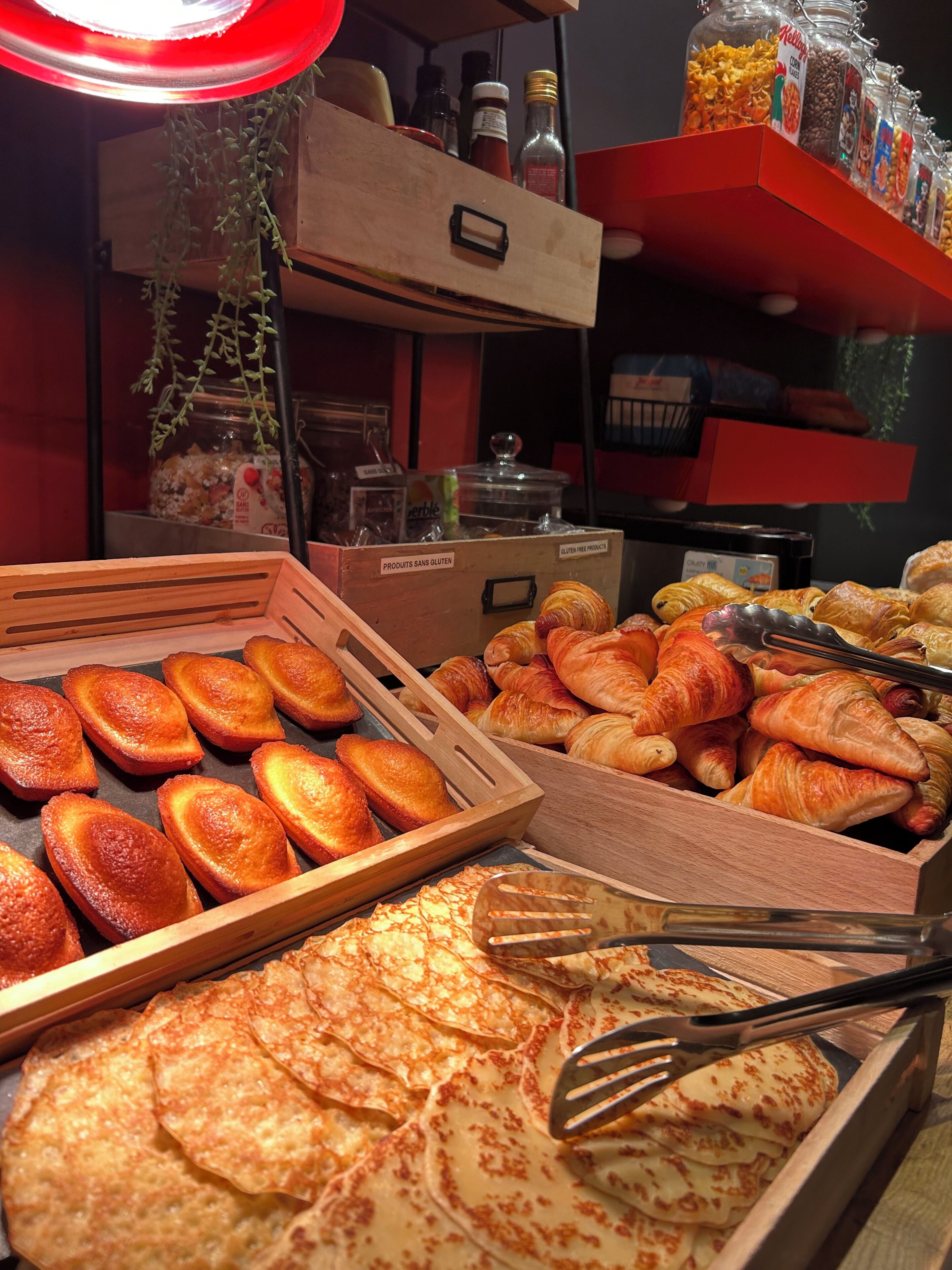 Daily buffet breakfast for a fee