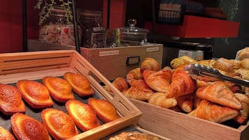 Tägliches Frühstücksbuffet gegen Gebühr
