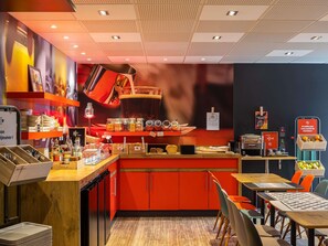 Daily buffet breakfast (EUR 14.90 per person)