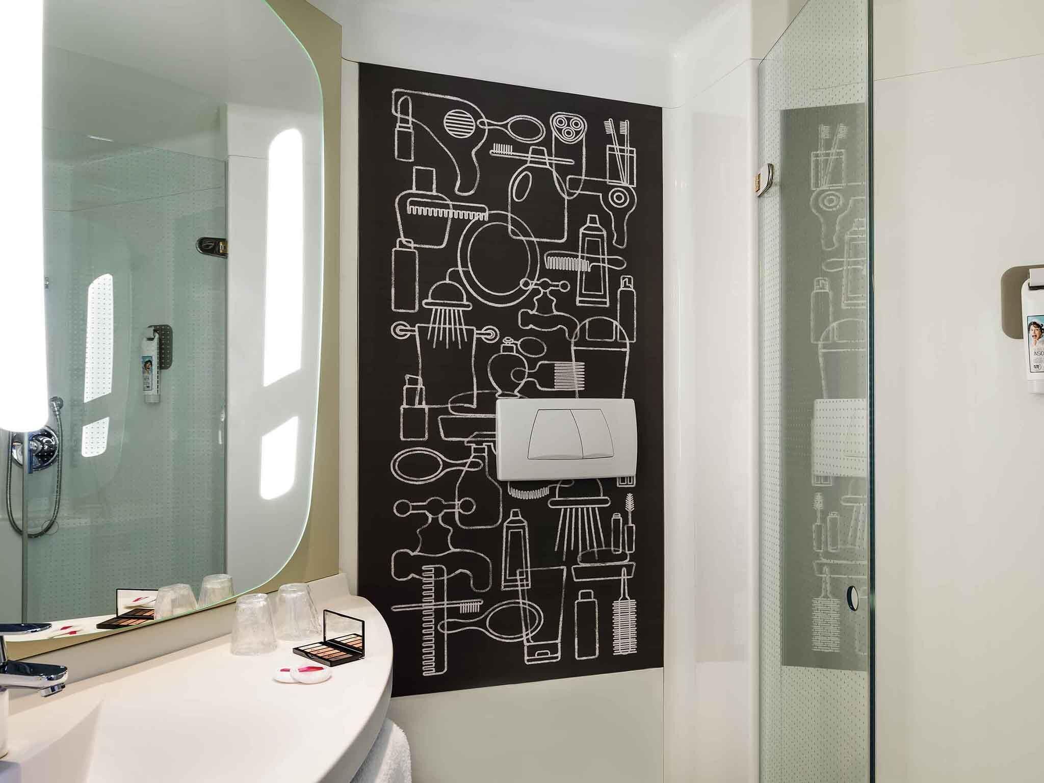 Caja de seguridad en la habitación, escritorio y insonorización 