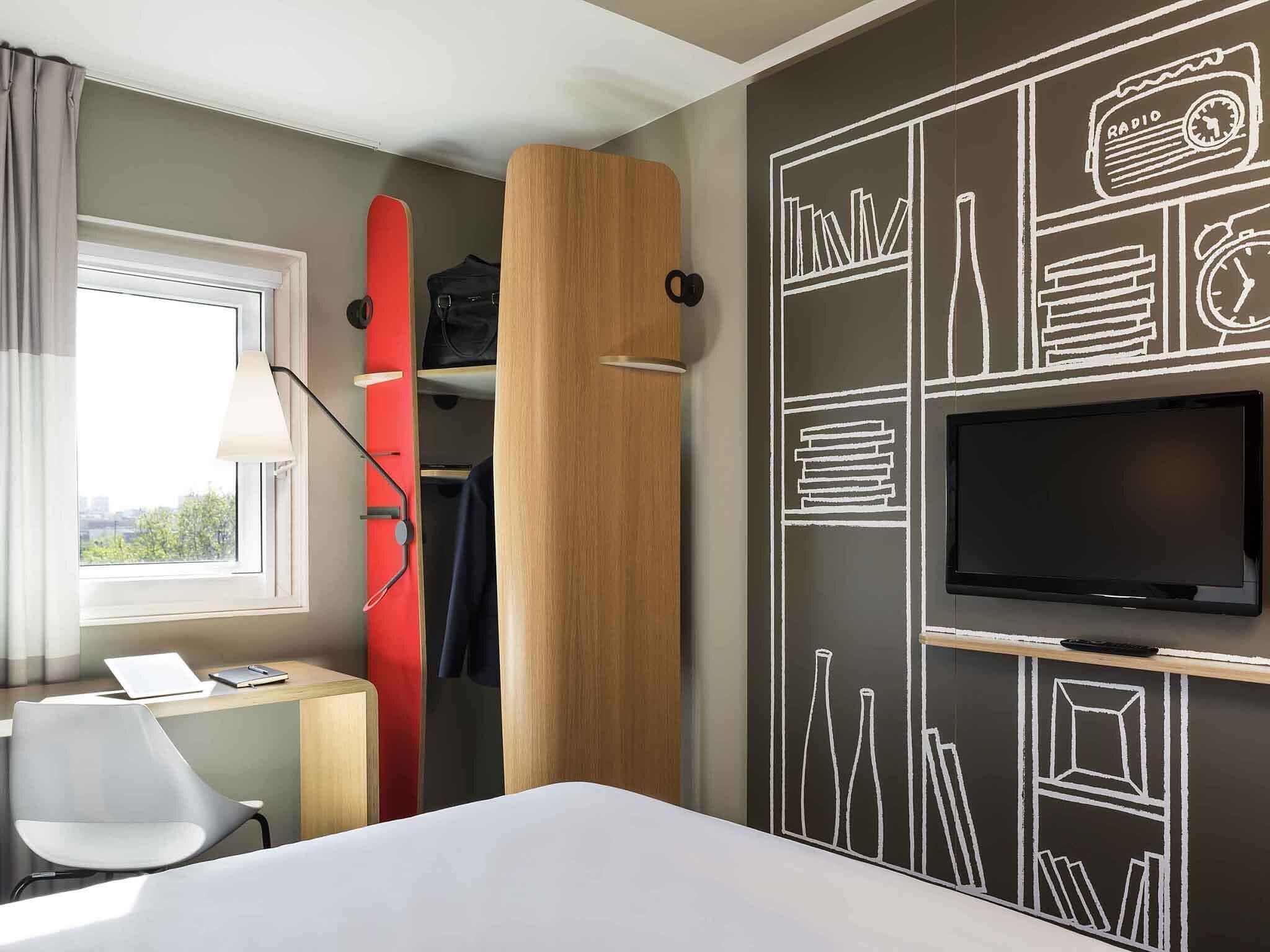 In-room safe, desk, soundproofing, iron/ironing board
