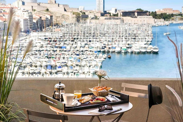 Suite, 1 trÚs grand lit, terrasse | Literie de qualité supérieure, surmatelas