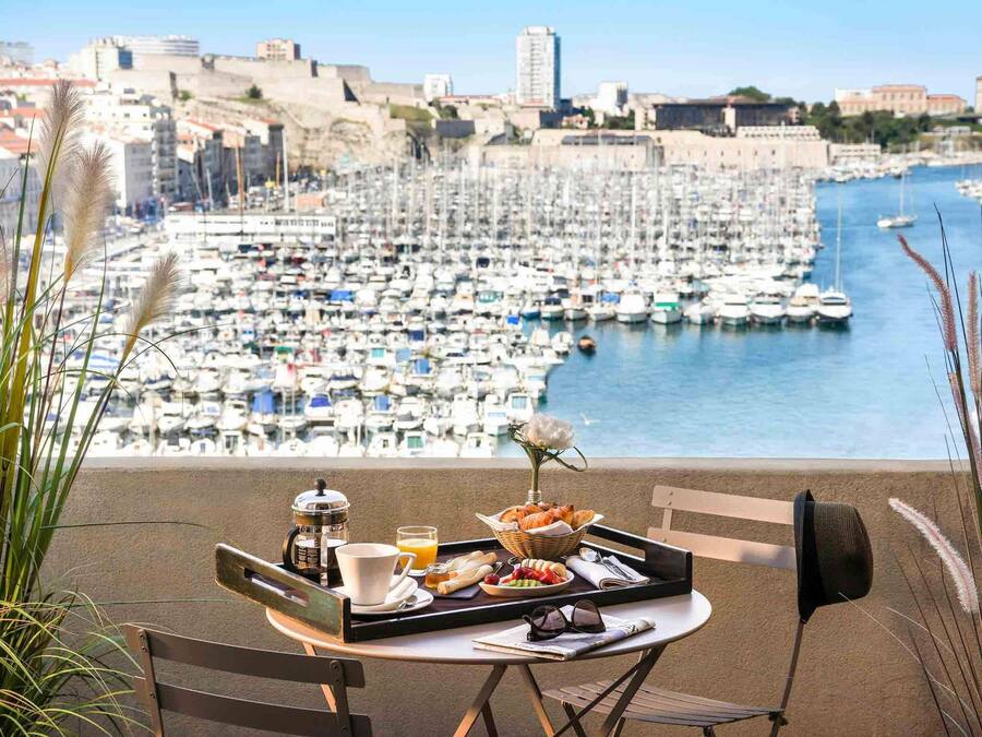 Suite, 1 King Bed, Terrace | Premium bedding, pillowtop beds, free minibar, in-room safe