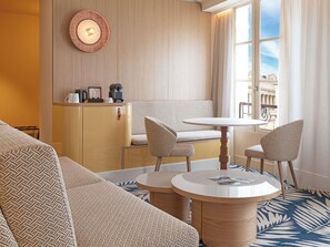 Suite junior, 1 cama matrimonial y sofá cama | Ropa de cama de alta calidad y camas con pillow-top 