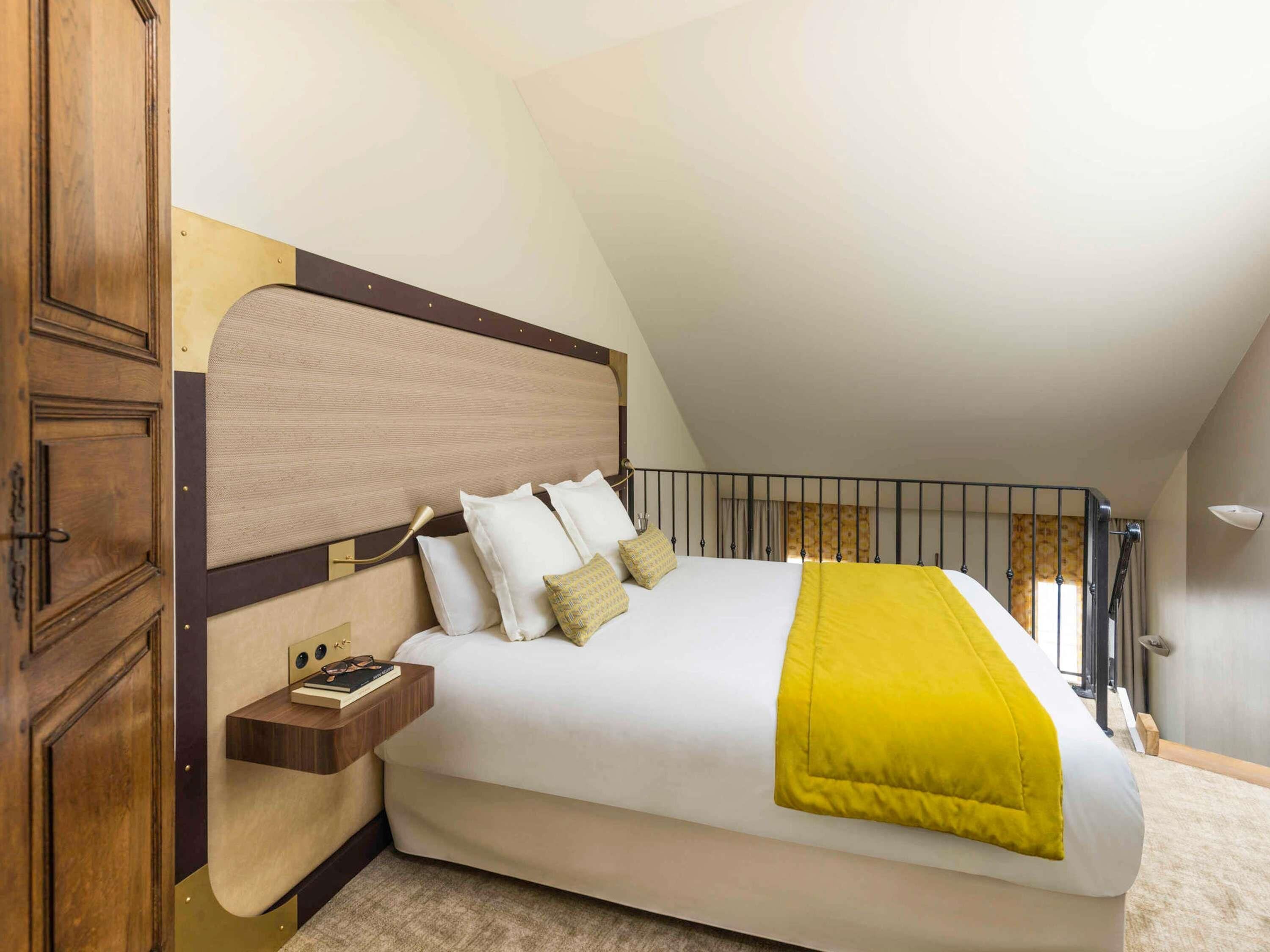 套房, 多张床, 阳台 | 高档床上用品、加厚床垫、迷你吧（备有免费物品）、客房内保险箱