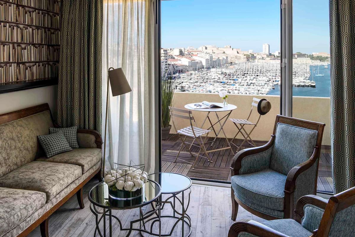 suite, 1 king bed, terrace | premium bedding, pillow-top beds, free minibar, in-room safe