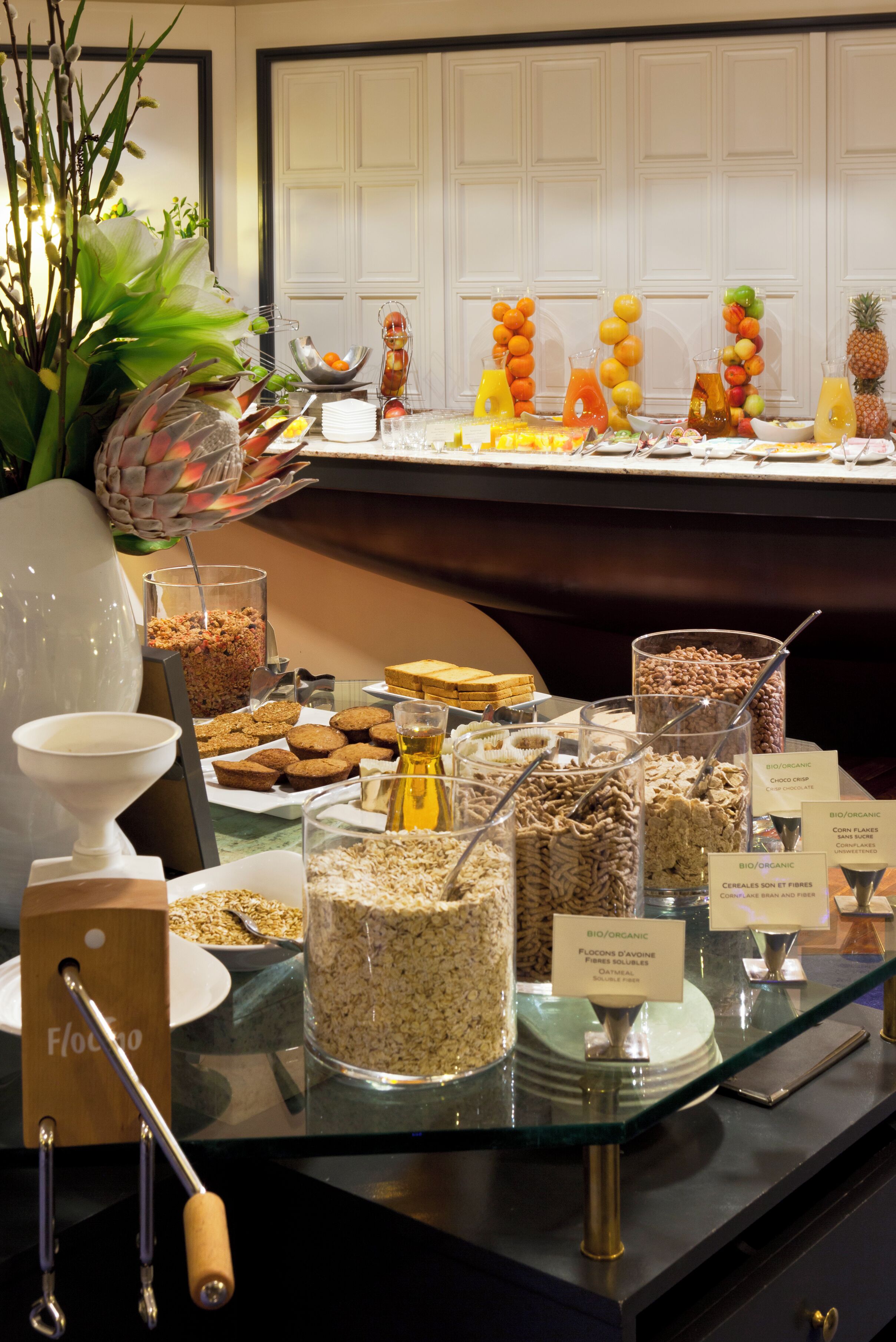daily buffet breakfast (eur 31 per person)