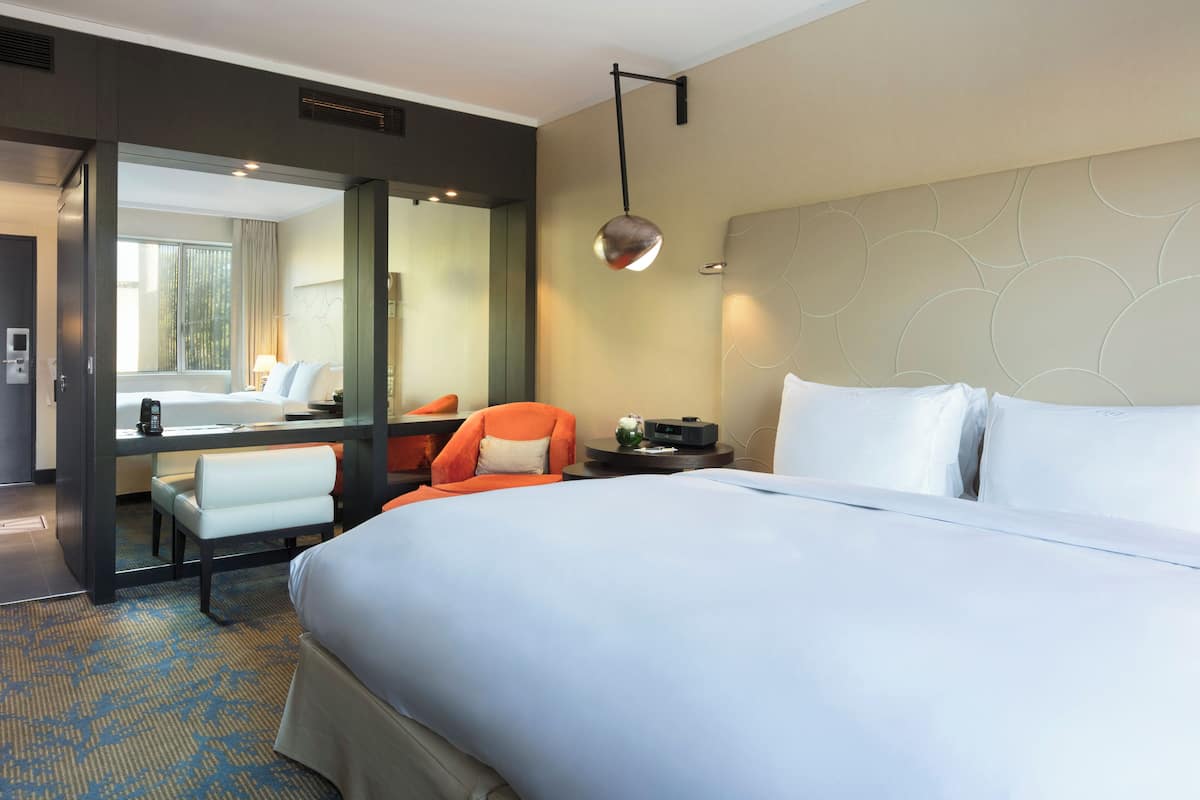 Ropa de cama de alta calidad, colchones con acolchado adicional, minibar