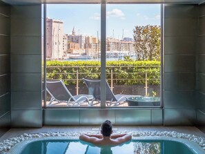Couples treatment room(s), sauna, hot tub, steam room