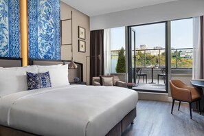 Huone, 1 suuri parisänky, näköala puistoon (Balcony) | Egyptinpuuvillaiset lakanat, ylelliset vuodevaatteet, untuvapeitot