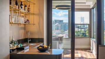 Club Suite, 1 Bedroom, Smoking | Private kitchen | Espresso maker, coffee/tea maker, electric kettle, dining table