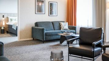 Standard Suite, 1 Double Bed with Sofa bed, Non Smoking | Minibar, laptop workspace, free WiFi, bed sheets