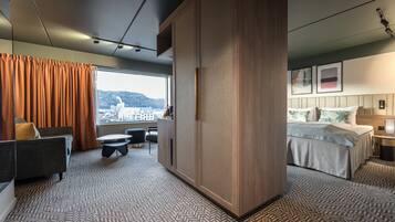 Dobbeltrom – deluxe | Minibar, skrivebord for bærbar PC, wi-fi (inkludert) og sengetøy