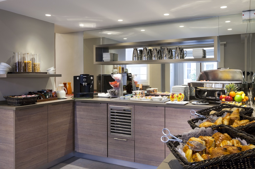 Timhotel Opéra Blanche Fontaine by null