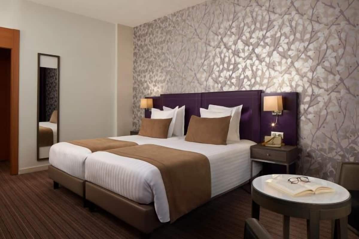 In-room safe, desk, iron/ironing board, free WiFi