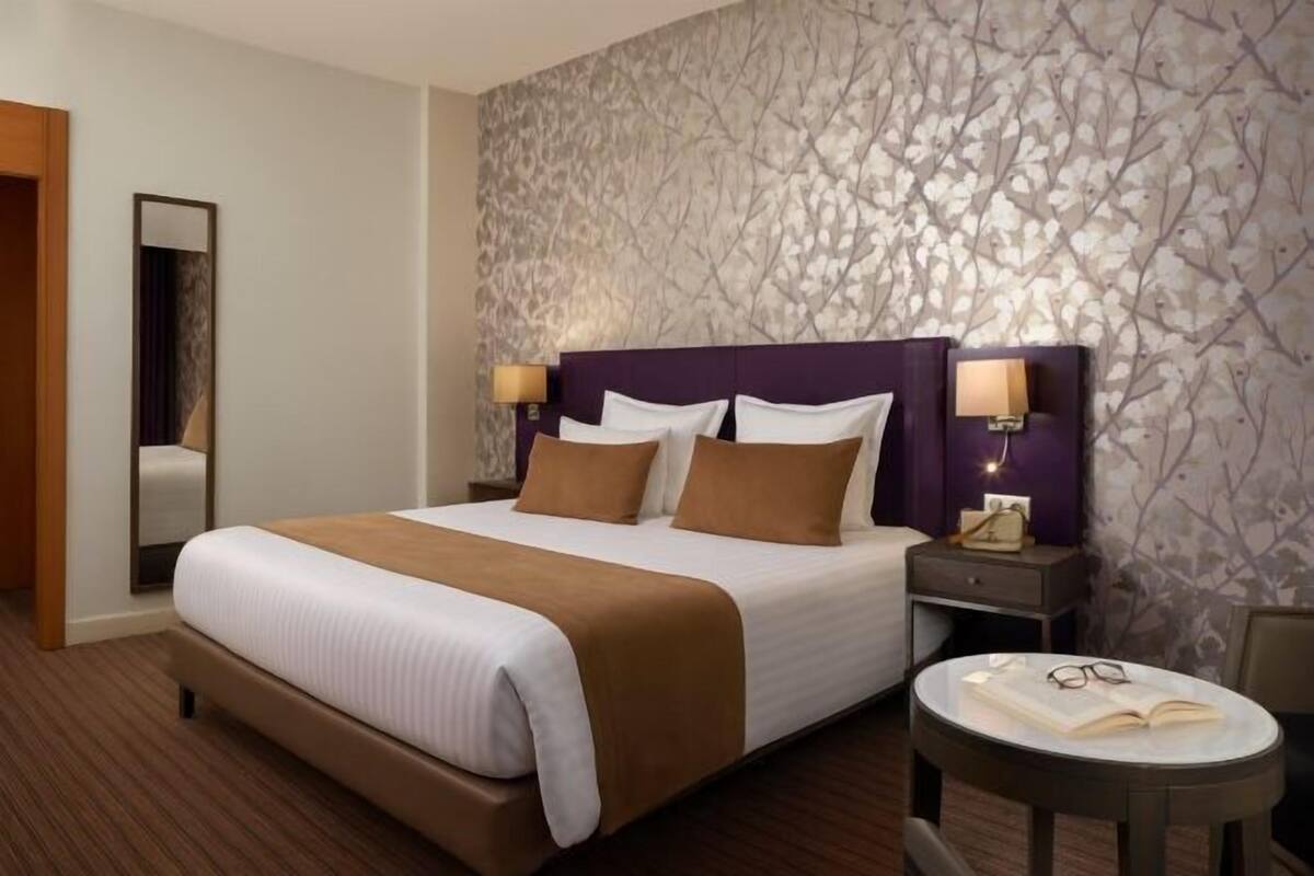 In-room safe, desk, iron/ironing board, free WiFi