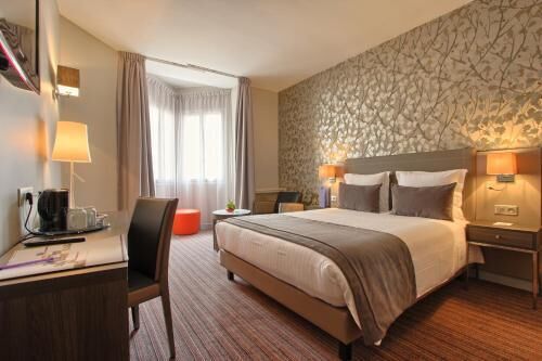 In-room safe, desk, iron/ironing board, free WiFi