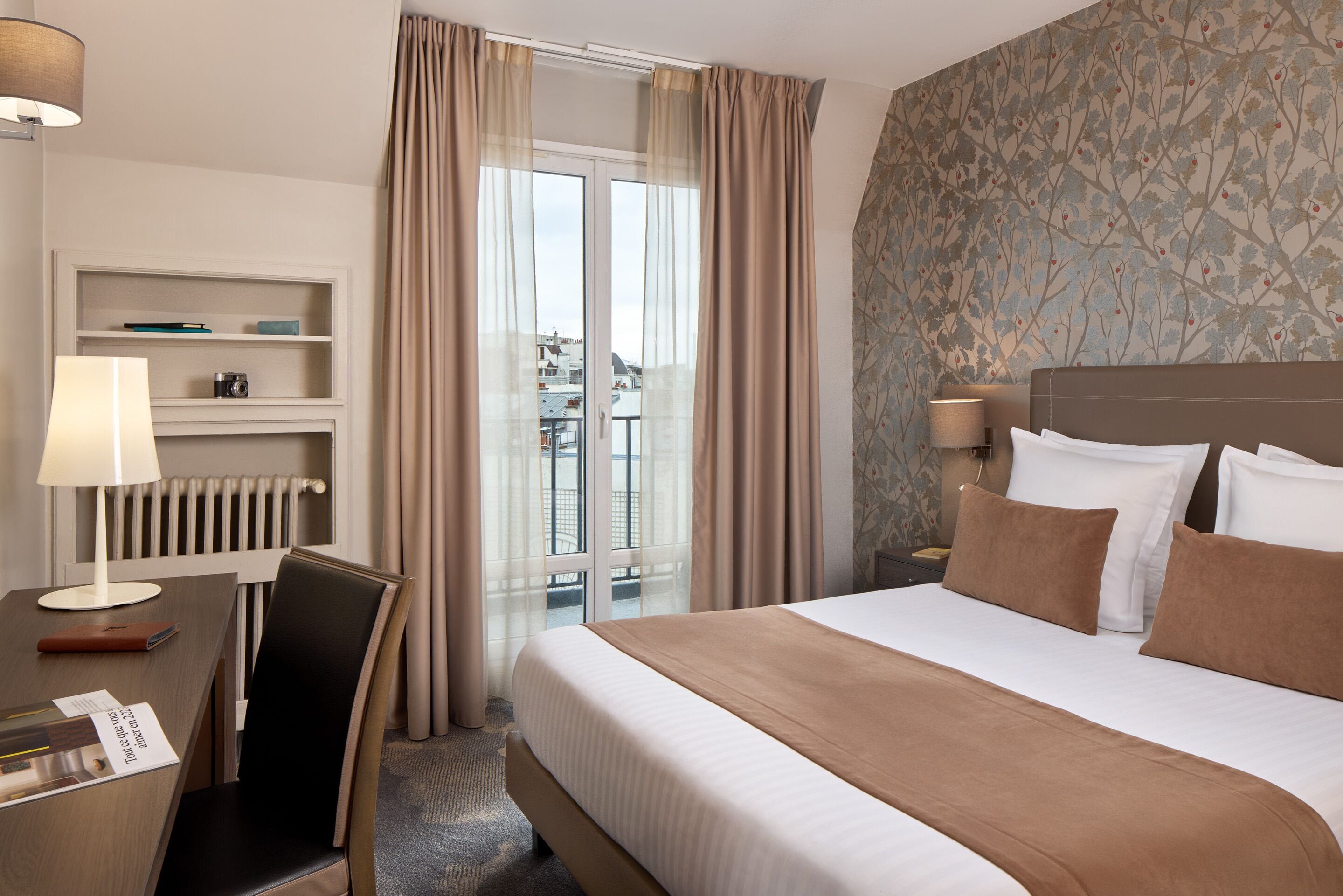 family room, connecting rooms | 1 bedroom, in-room safe, desk, iron/ironing board