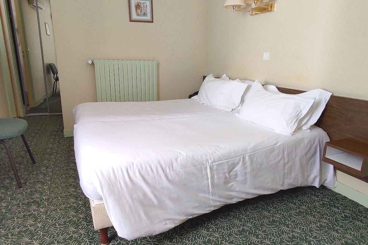 Classic Twin Room | In-room safe, soundproofing, iron/ironing board, free WiFi