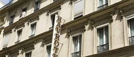 Fassade der Unterkunft – Abend/Nacht