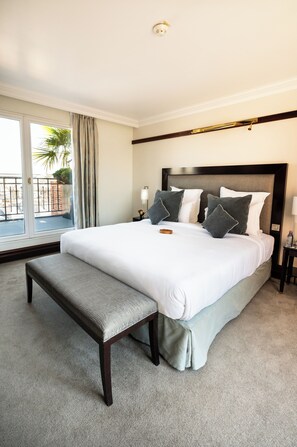 1 bedroom, premium bedding, pillow-top beds, minibar - Hôtel Pont Royal (Paris)