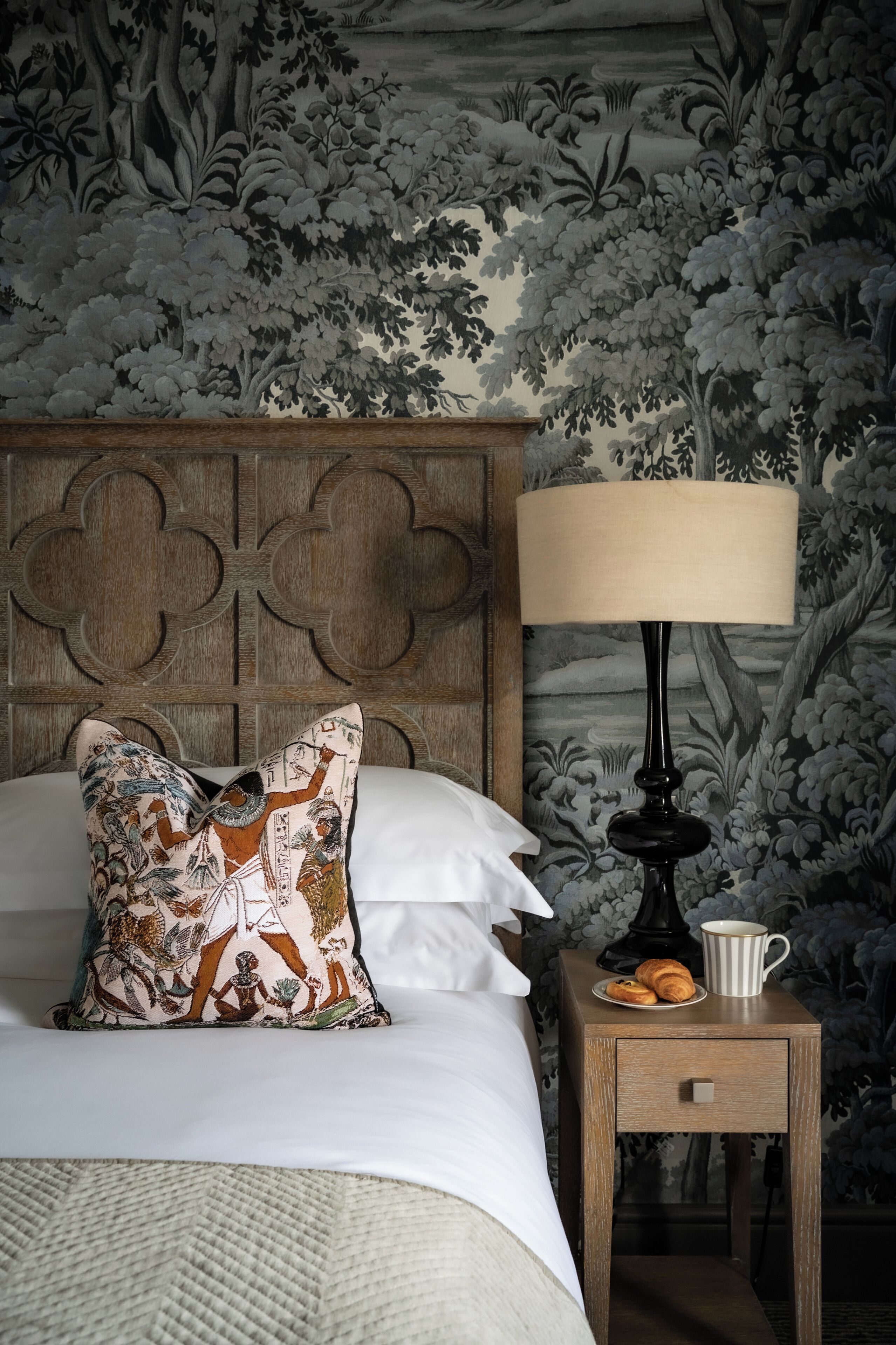 Classic Room, 1 King Bed | Premium bedding, in-room safe, individually decorated