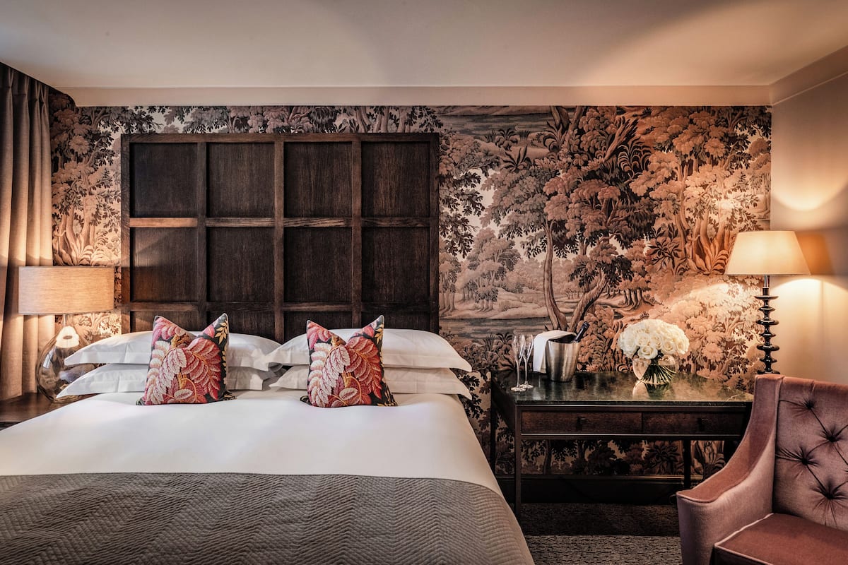 Chambre Classique, 1 trĂšs grand lit