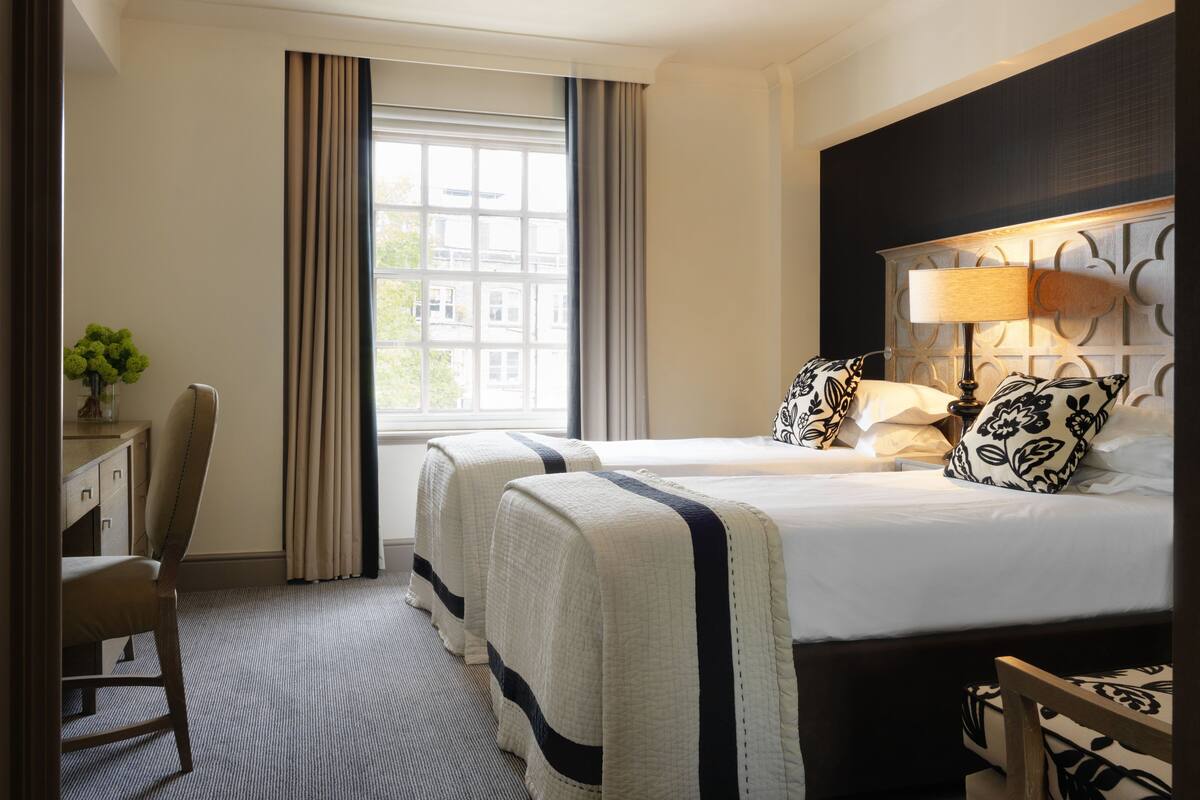 Premium bedding, in-room safe, desk, iron/ironing board