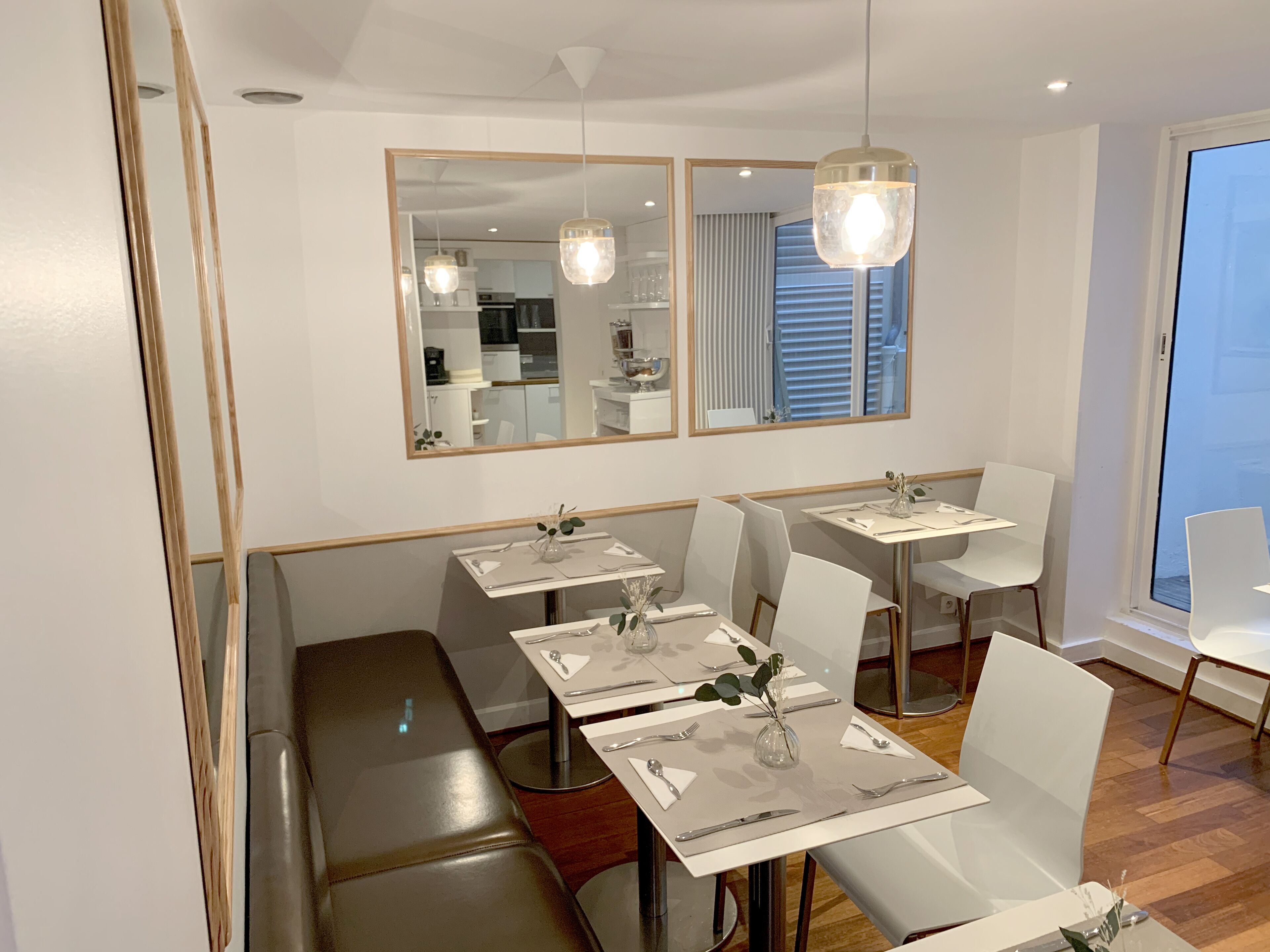 daily continental breakfast (eur 14 per person)