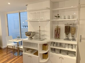 Daily continental breakfast (EUR 14 per person)