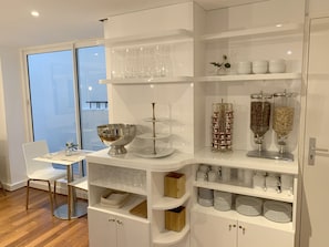 Daily continental breakfast (EUR 14 per person)