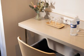 Habitación doble | Caja fuerte, escritorio, sistema de insonorización y cunas gratuitas