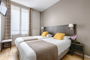 Coffres-forts dans les chambres, bureau, Wi-Fi gratuit, draps fournis