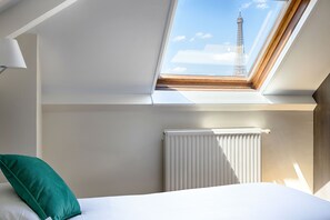 Chambre Triple | Coffres-forts dans les chambres, bureau, Wi-Fi gratuit, draps fournis