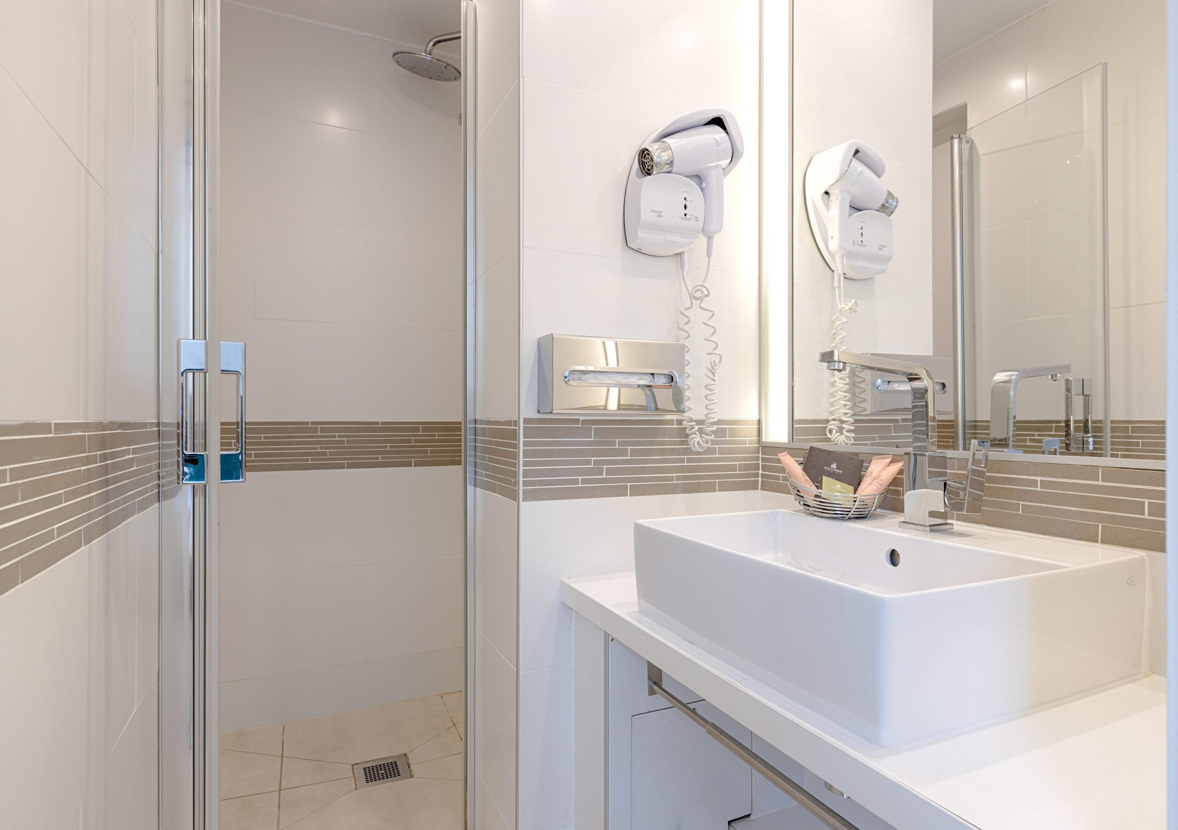 Bathroom | Hair dryer, towels