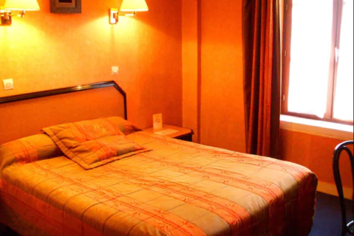 Desk, iron/ironing board, free WiFi, bed sheets